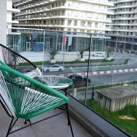 Myosotis Mamaia Studio By The Lake Apartment Luaran gambar