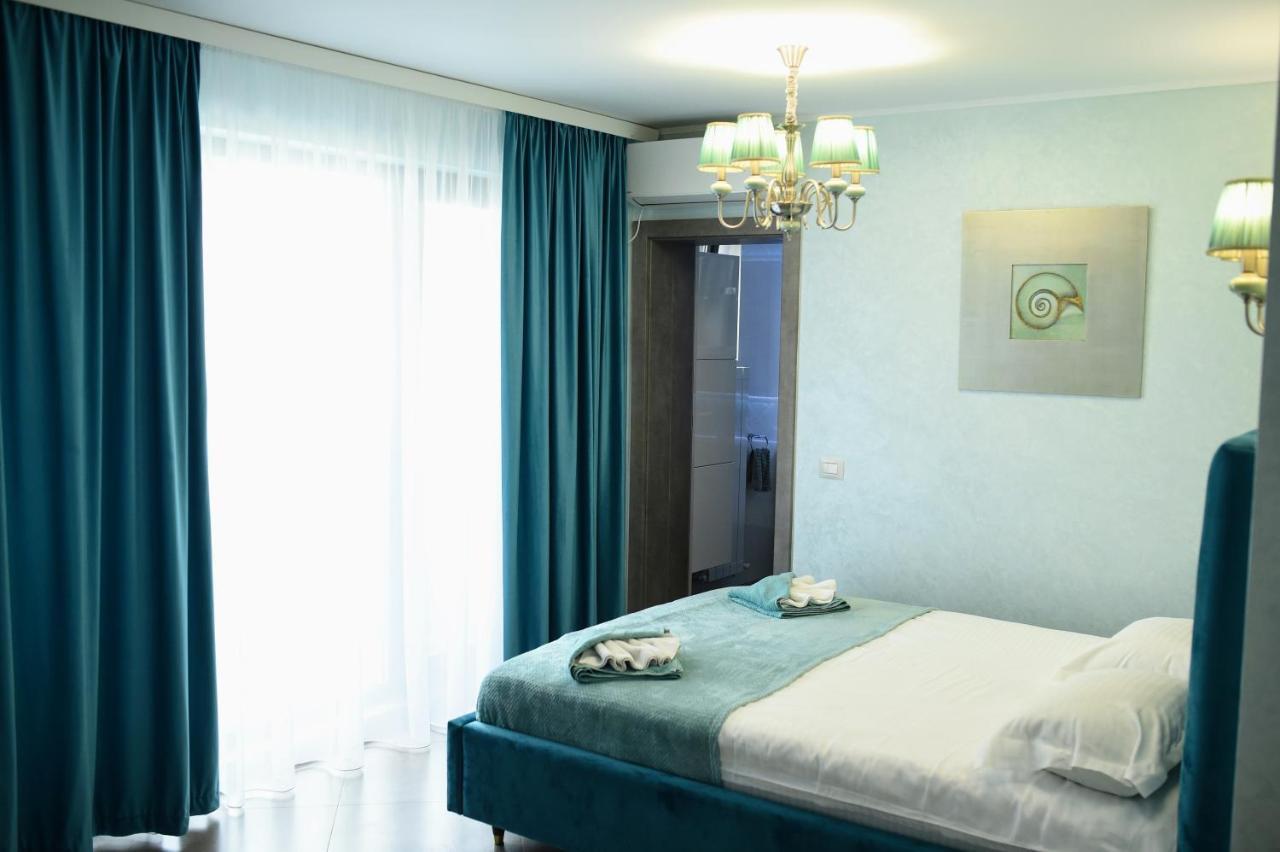 Myosotis Mamaia Studio By The Lake Apartment Luaran gambar