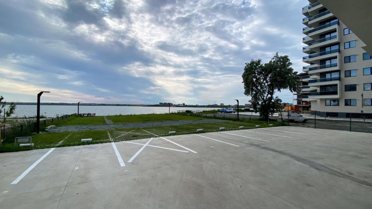 Myosotis Mamaia Studio By The Lake Apartment Luaran gambar
