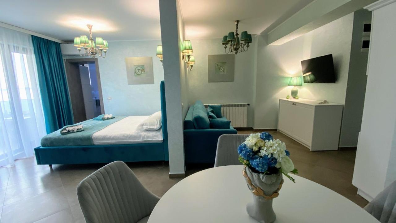 Myosotis Mamaia Studio By The Lake Apartment Luaran gambar