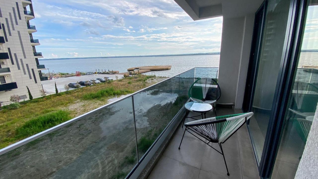 Myosotis Mamaia Studio By The Lake Apartment Luaran gambar