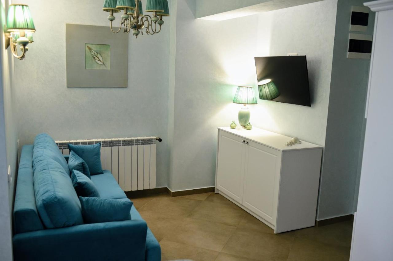 Myosotis Mamaia Studio By The Lake Apartment Luaran gambar