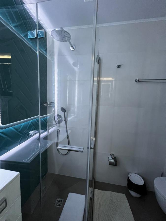 Myosotis Mamaia Studio By The Lake Apartment Luaran gambar